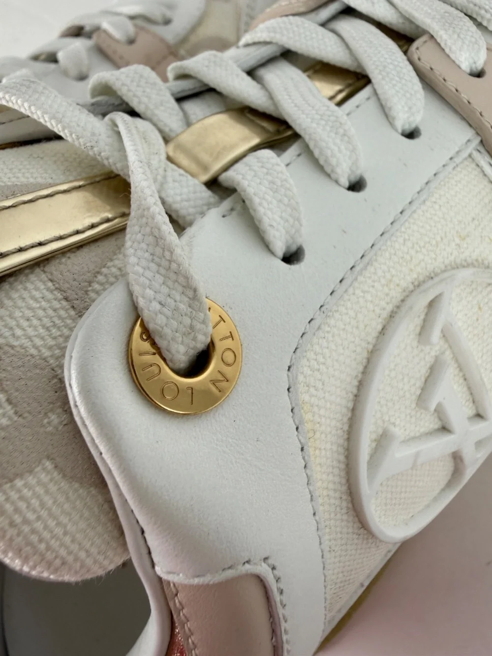 LOUIS VUITTON Run Away White Leather Fabric Monogram Sneakers 36.5, 6.5
